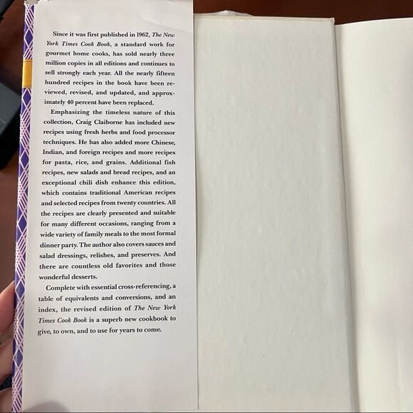 The New York Times Revised Edition Vintage Cookbook 1990 - Picture 4 of 10